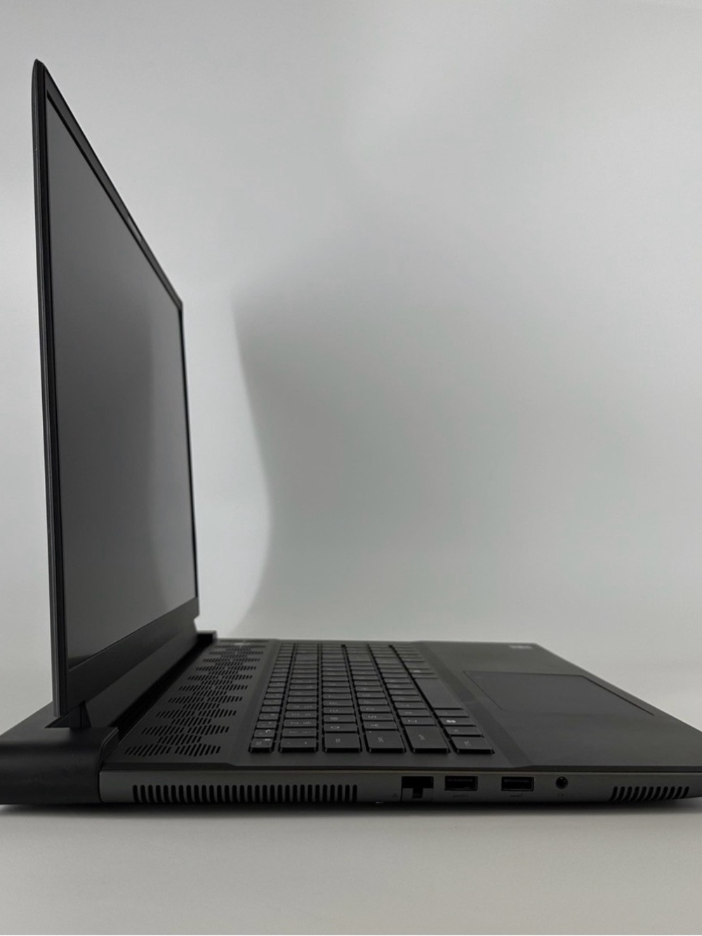 Alienware Gaming Laptop 18” - Picture 4 of 7